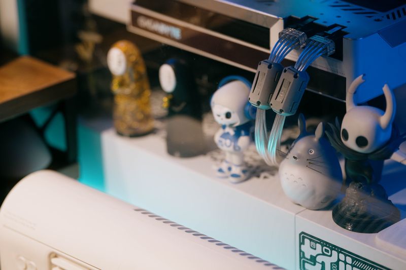 Design Review: HACIPUPU x Crayon Shinchan and the Art of Everyday Scenes
